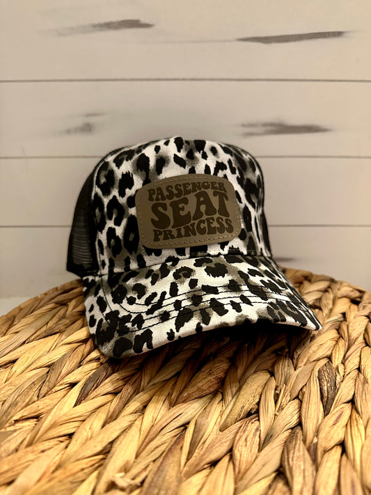 Grey and black cheetah print women’s hat
